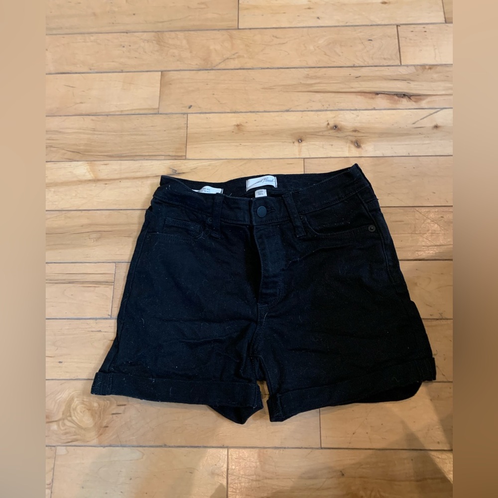 Xs black jean shorts